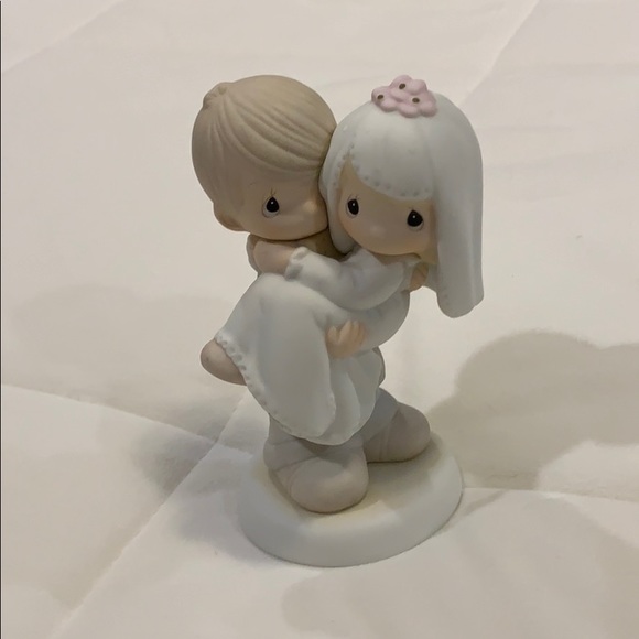 Jonathan & David Other - Ceramic Wedding Statue